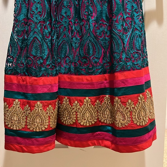 Gorgeous Anarkali with beautiful colors, includes matching pajami and dupatta - Picture 4 of 5